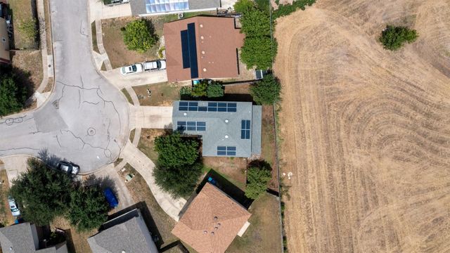 724 Lavaca LOOP, Elgin, TX 78621