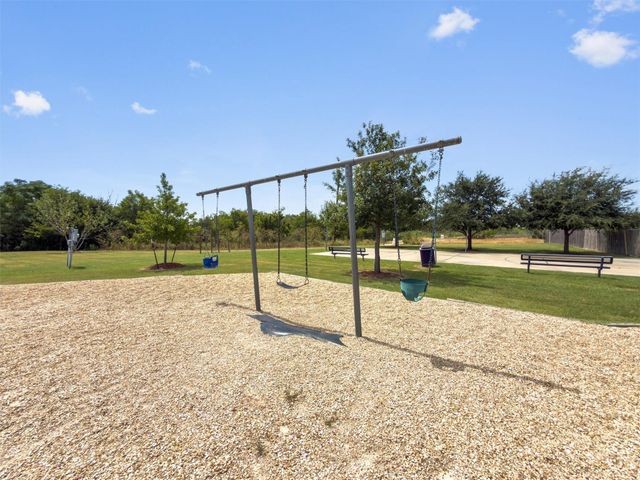 724 Lavaca LOOP, Elgin, TX 78621