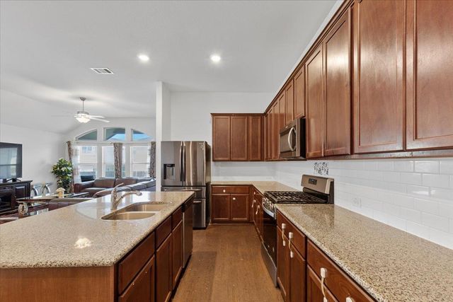 693 Spinnaker LOOP, Kyle, TX 78640