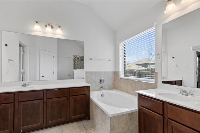 693 Spinnaker LOOP, Kyle, TX 78640