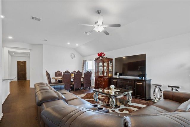693 Spinnaker LOOP, Kyle, TX 78640