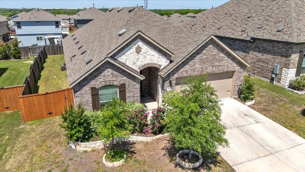 693 Spinnaker LOOP, Kyle, TX 78640