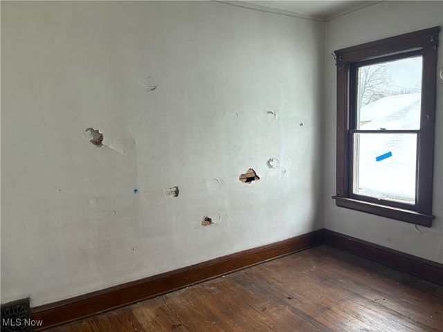 13302 Beachwood Avenue, Cleveland, OH 44105