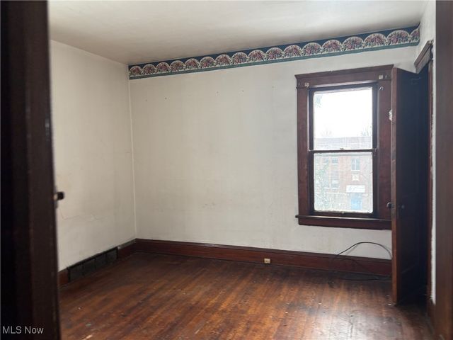 13302 Beachwood Avenue, Cleveland, OH 44105