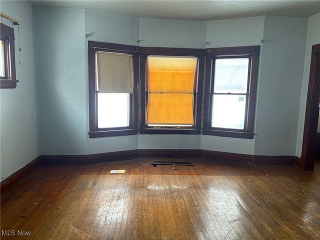 13302 Beachwood Avenue, Cleveland, OH 44105