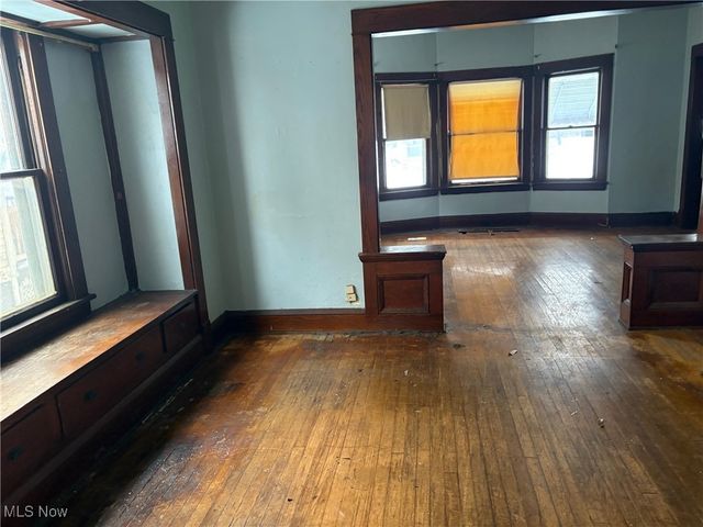 13302 Beachwood Avenue, Cleveland, OH 44105