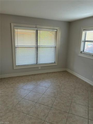 2074 Pine Isle LN 2074, Naples, FL 34112