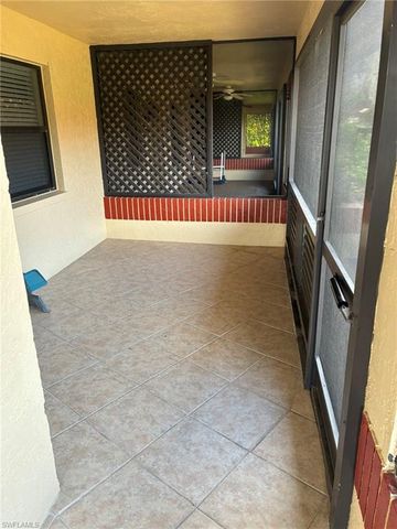 2074 Pine Isle LN 2074, Naples, FL 34112