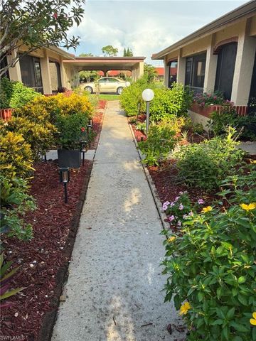 2074 Pine Isle LN 2074, Naples, FL 34112