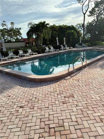 2074 Pine Isle LN 2074, Naples, FL 34112