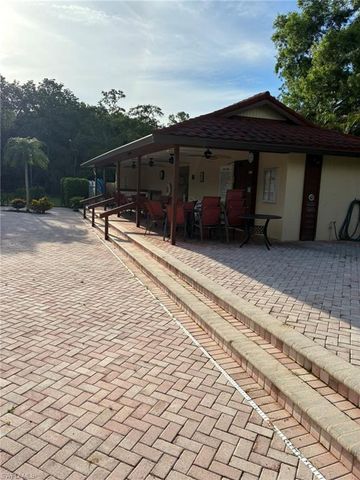 2074 Pine Isle LN 2074, Naples, FL 34112