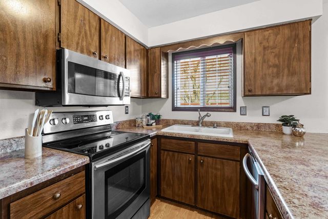 20923 E Trent Ave, Otis Orchards, WA 99027