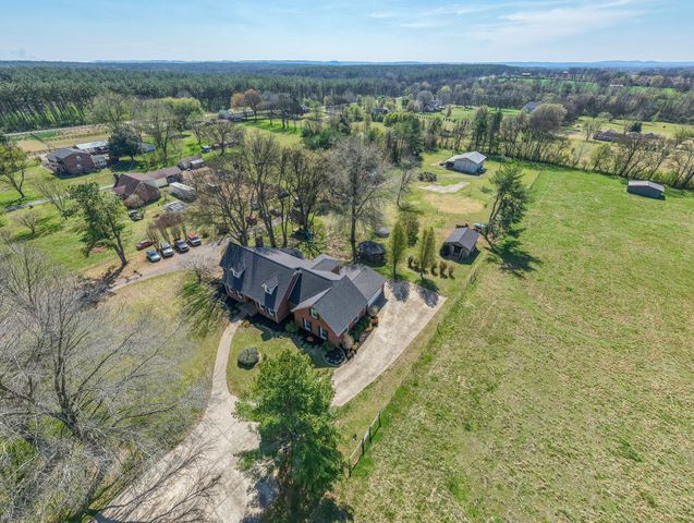 2685 Hampshire Pike, Columbia, TN 38401