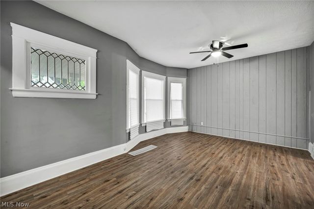 3250 W 99th Street, Cleveland, OH 44102