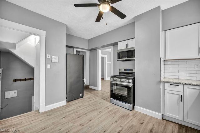 3250 W 99th Street, Cleveland, OH 44102