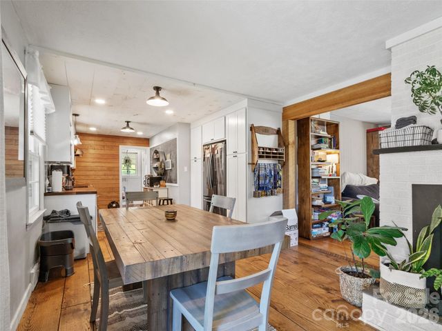 38 Crowell Road, Asheville, NC 28806