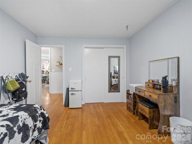 38 Crowell Road, Asheville, NC 28806