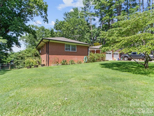 38 Crowell Road, Asheville, NC 28806