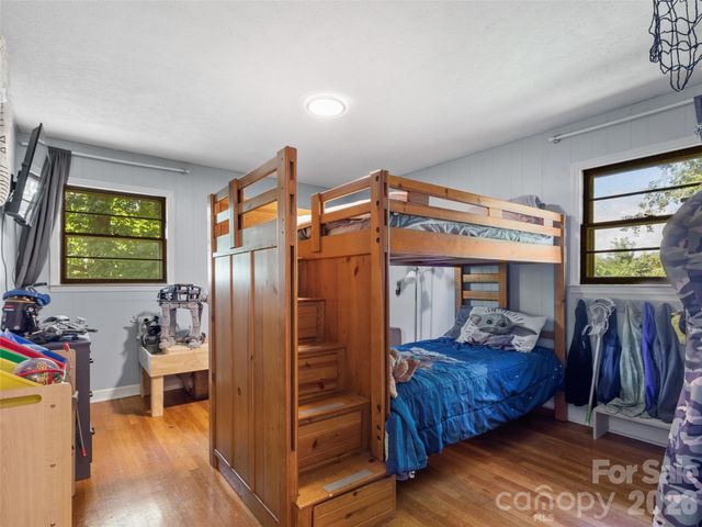 38 Crowell Road, Asheville, NC 28806
