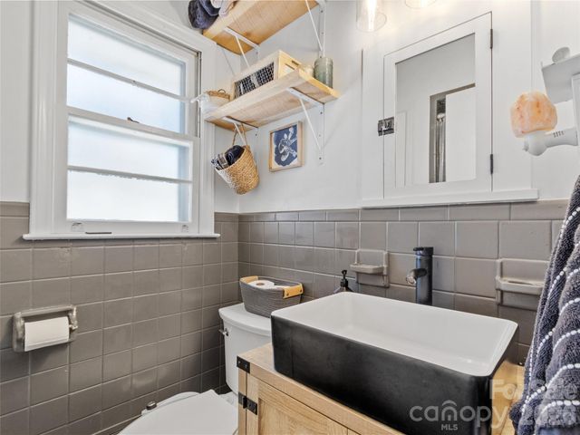 38 Crowell Road, Asheville, NC 28806