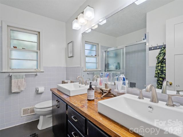 38 Crowell Road, Asheville, NC 28806