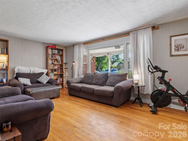 38 Crowell Road, Asheville, NC 28806