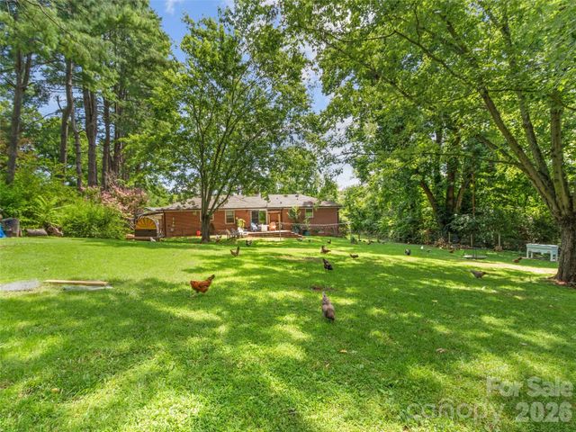 38 Crowell Road, Asheville, NC 28806