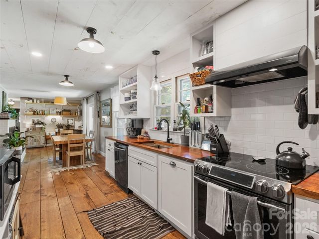 38 Crowell Road, Asheville, NC 28806