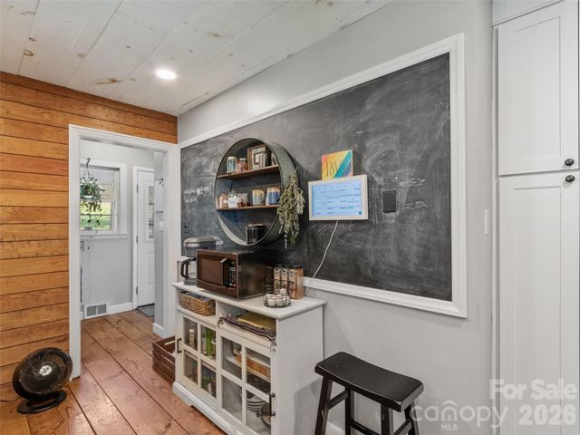 38 Crowell Road, Asheville, NC 28806