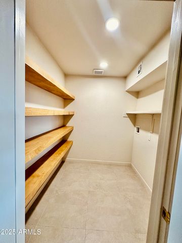 524 W HARMONT Drive, Phoenix, AZ 85021