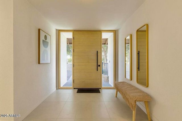 524 W HARMONT Drive, Phoenix, AZ 85021