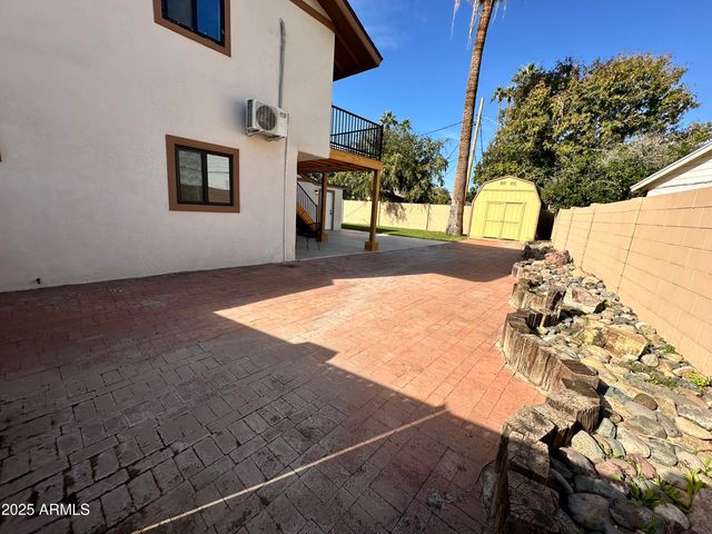 524 W HARMONT Drive, Phoenix, AZ 85021