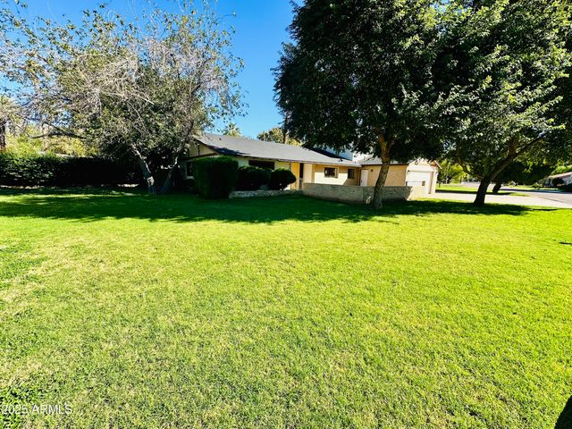 524 W HARMONT Drive, Phoenix, AZ 85021