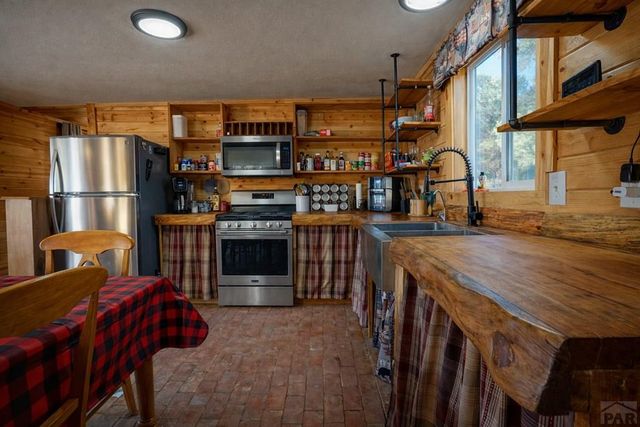 465 Ute Dr, Walsenburg, CO 81089