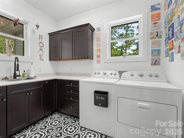 852 Marshall Ridge Road, Edneyville, NC 28792