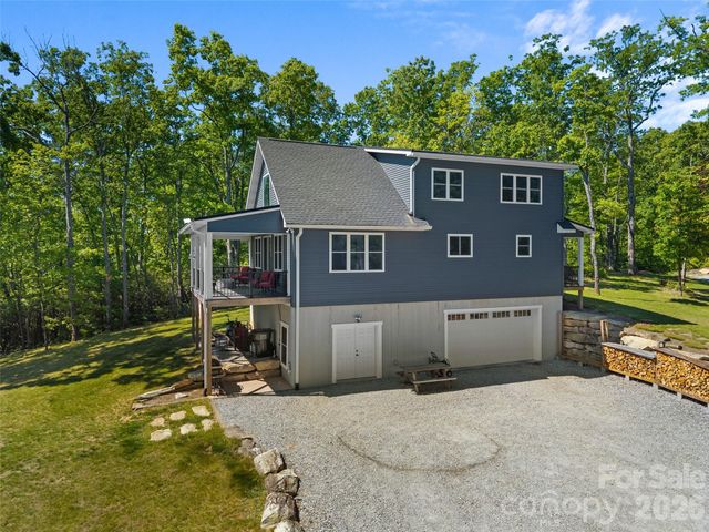 852 Marshall Ridge Road, Edneyville, NC 28792