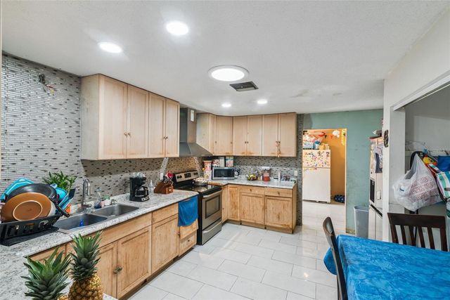 28751 SLEEPY BEAR LANE, Sorrento, FL 32776