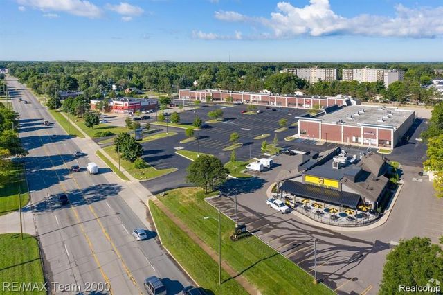 6527 N Wayne Road, Westland, MI 48185