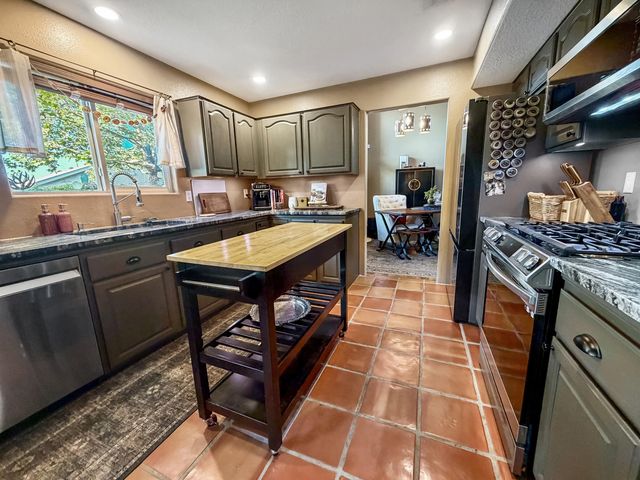 4528 Ambrose Alday Loop SE, Rio Rancho, NM 87124