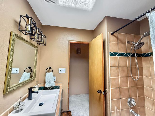 4528 Ambrose Alday Loop SE, Rio Rancho, NM 87124