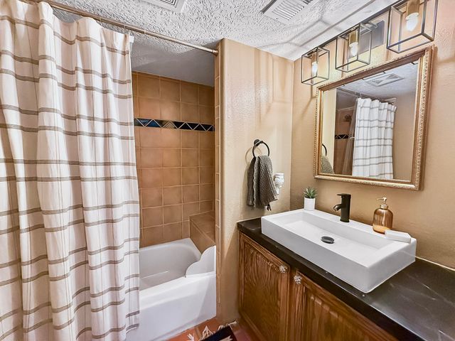 4528 Ambrose Alday Loop SE, Rio Rancho, NM 87124