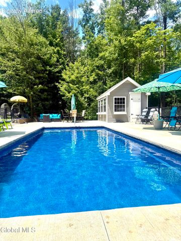 14 Foxhound Circle, Mechanicville, NY 12118
