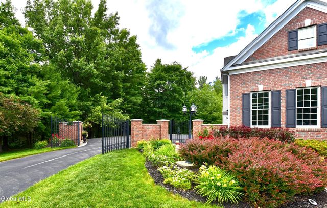 14 Foxhound Circle, Mechanicville, NY 12118