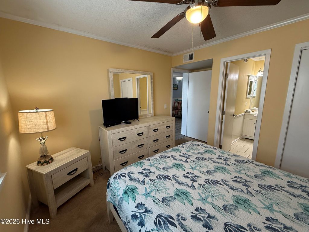 Image 17 of property listing at 1404 Canal Drive Apt 27, Carolina Beach, NC 28428