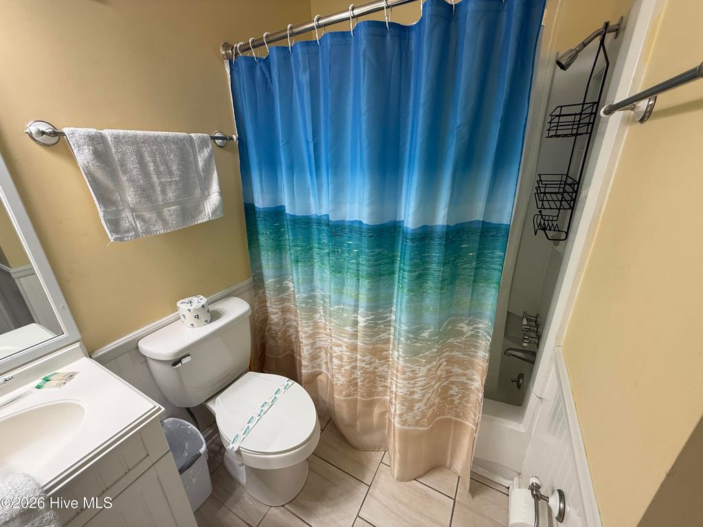 Image 18 of property listing at 1404 Canal Drive Apt 27, Carolina Beach, NC 28428