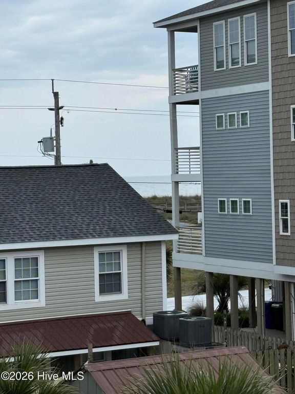 Image 23 of property listing at 1404 Canal Drive Apt 27, Carolina Beach, NC 28428