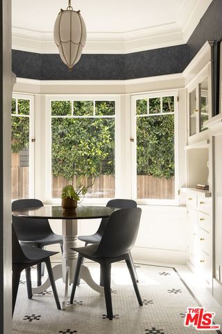 129 N St Andrews Place, Los Angeles, CA 90004