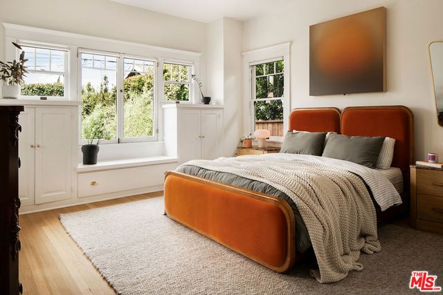 129 N St Andrews Place, Los Angeles, CA 90004