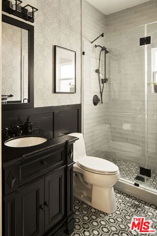 129 N St Andrews Place, Los Angeles, CA 90004