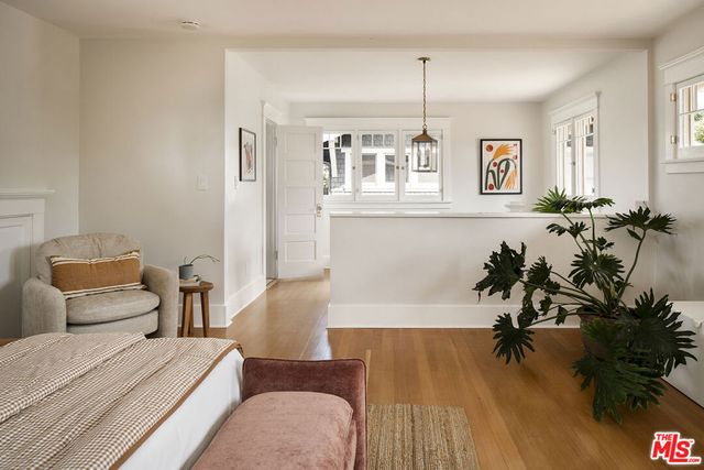 129 N St Andrews Place, Los Angeles, CA 90004